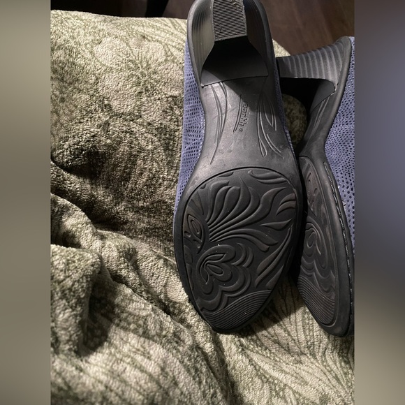 Earth Bluish gray suede/leather pumps (depending on lighting). Sz. 8 EUC - Picture 16 of 16